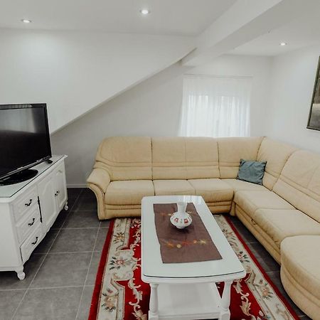 Apartman Slavonia Dakovo Luaran gambar
