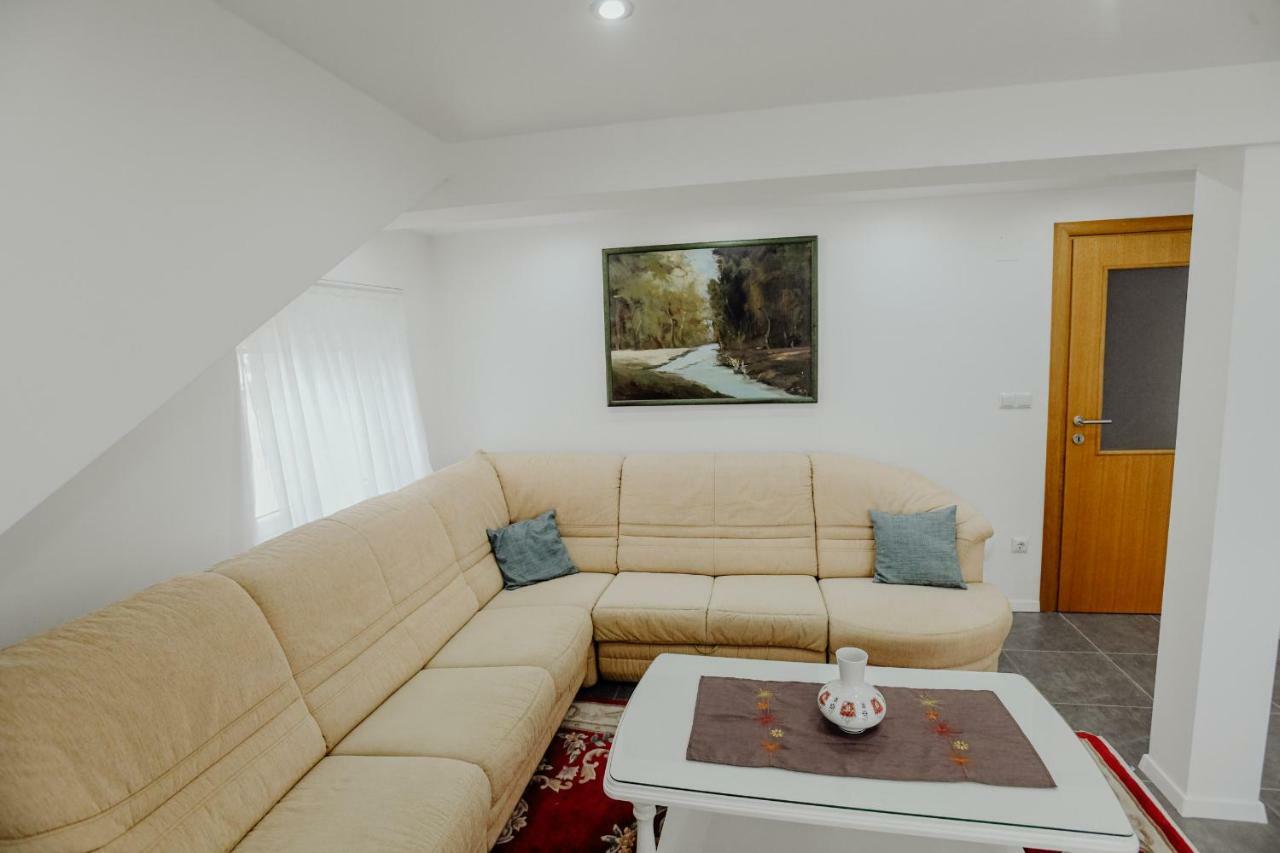 Apartman Slavonia Dakovo Luaran gambar